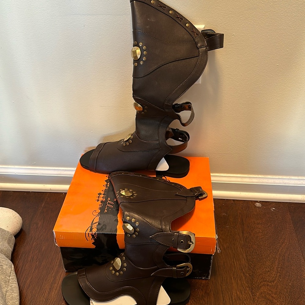 1031 by Ellie Shoes Brown Destroyer Boots Women’s Dize Small (8-9)